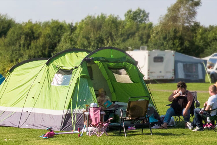 York Meadows Caravan Park - Image 2 - UK Tourism Online