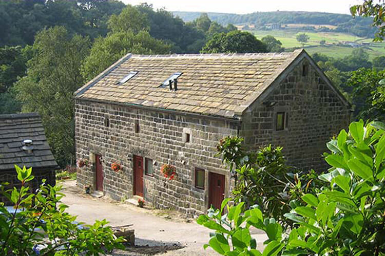 Higher Cloughfoot Barn - Image 1 - UK Tourism Online