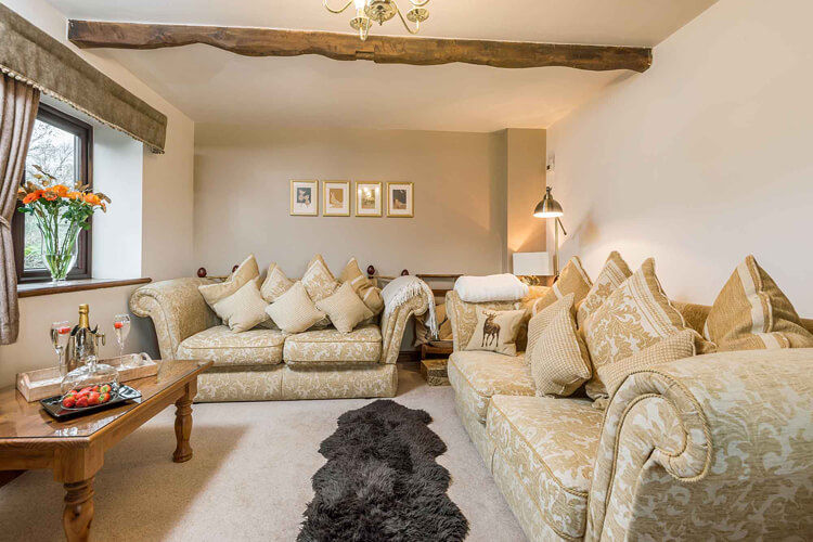 Higher Scholes Cottage - Image 3 - UK Tourism Online