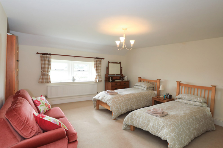 Manor Farm Cottage - Image 4 - UK Tourism Online