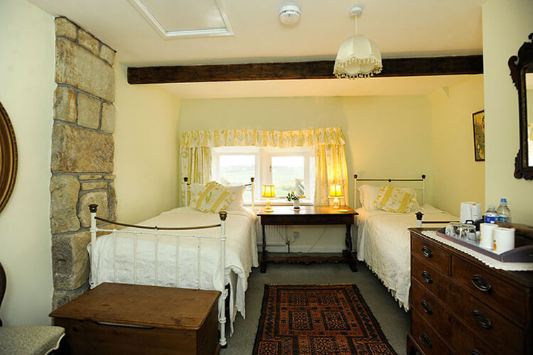 Thurst House Farm Cottage - Image 4 - UK Tourism Online